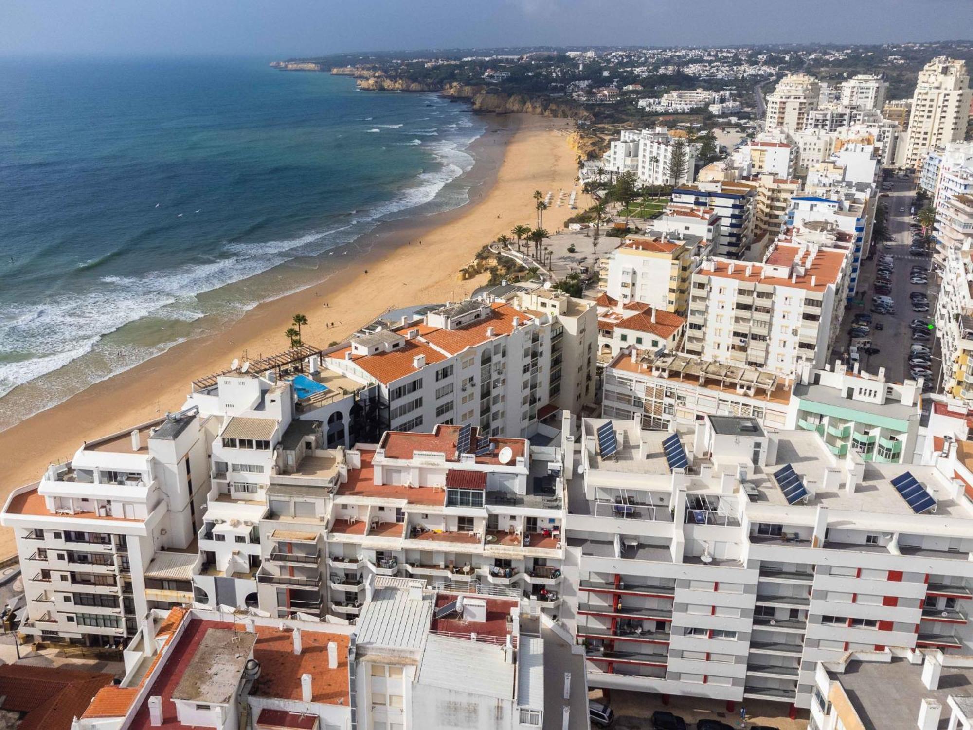 Caravelas 2-Bedroom Apartment With Pool - 50M From The Beach Armação de Pêra Екстериор снимка